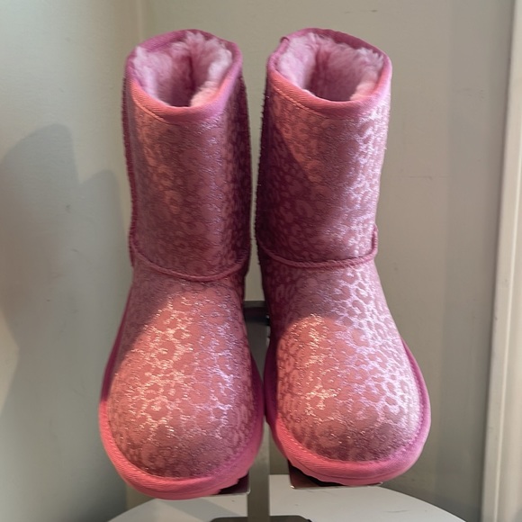 UGG Classic II Boot - Kids Authentic NEW - Picture 4 of 7